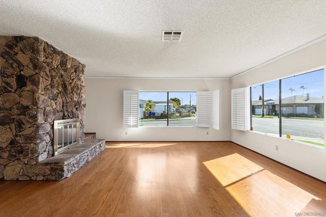 4968 Reynolds St, San Diego, CA 92113