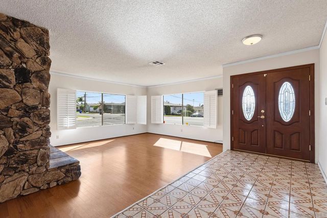 4968 Reynolds St, San Diego, CA 92113