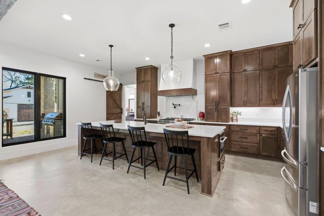 26211-3 Crown Ranch Boulevard, Montgomery, TX 77316