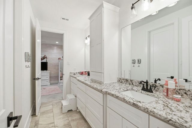 26211-3 Crown Ranch Boulevard, Montgomery, TX 77316