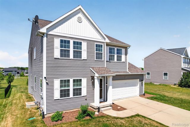 3524 Amber Oaks Drive, Howell Township, MI 48855