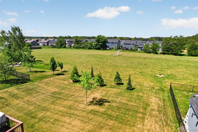 3524 Amber Oaks Drive, Howell Township, MI 48855