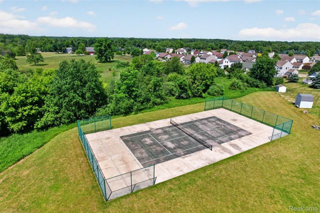 3524 Amber Oaks Drive, Howell Township, MI 48855