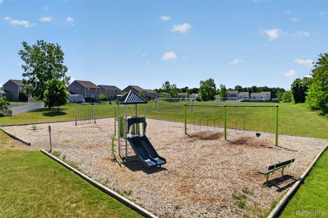 3524 Amber Oaks Drive, Howell Township, MI 48855