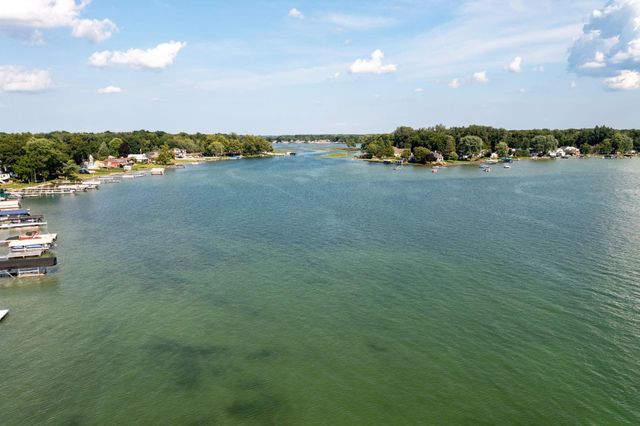 51268 Channel Court, Elkhart, IN 46514