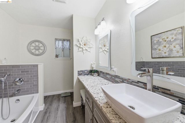 21570 Eel River Dr, Sonora, CA 95370