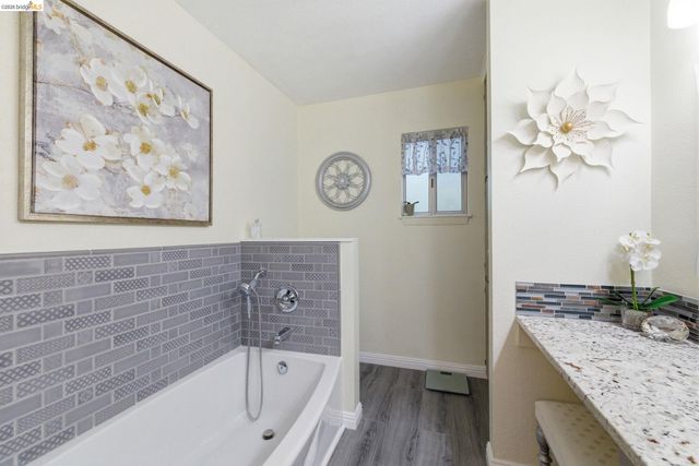 21570 Eel River Dr, Sonora, CA 95370