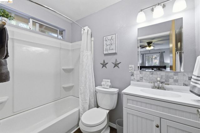 21570 Eel River Dr, Sonora, CA 95370