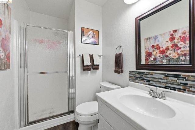 21570 Eel River Dr, Sonora, CA 95370