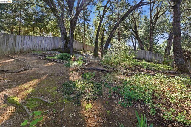 21570 Eel River Dr, Sonora, CA 95370