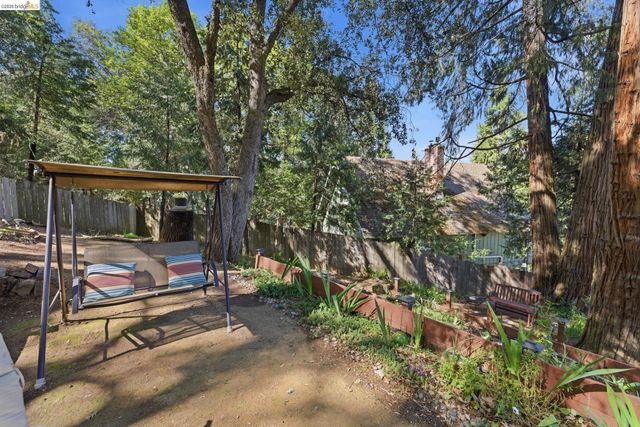 21570 Eel River Dr, Sonora, CA 95370