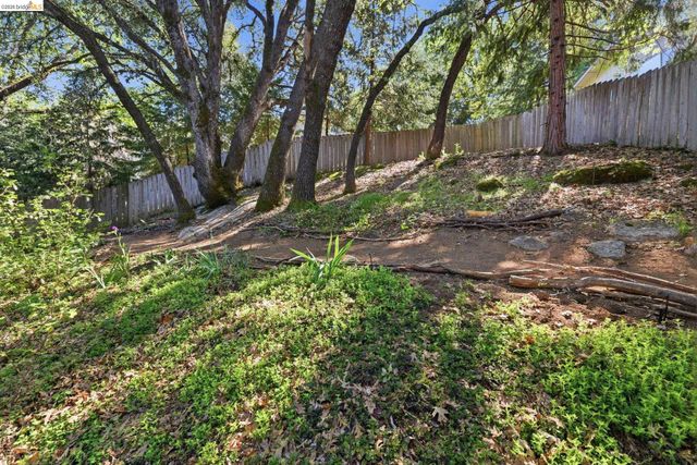 21570 Eel River Dr, Sonora, CA 95370
