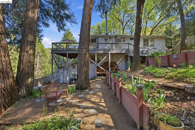 21570 Eel River Dr, Sonora, CA 95370