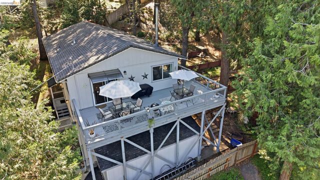 21570 Eel River Dr, Sonora, CA 95370