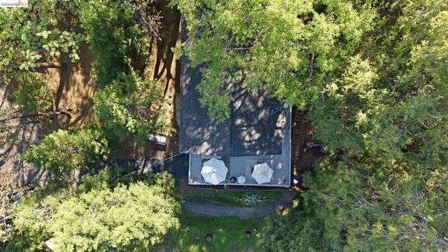 21570 Eel River Dr, Sonora, CA 95370