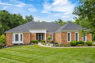 754 Southbrook Forest, Weldon Spring, MO 63304