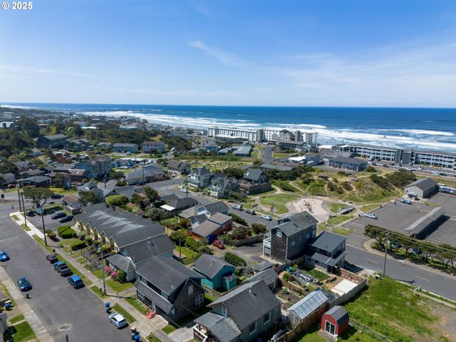 107 Sw COAST St, Newport, OR 97365
