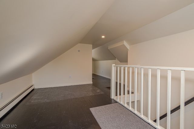 8 Fitzsimmons Ave, Middlesex Boro, NJ 08846