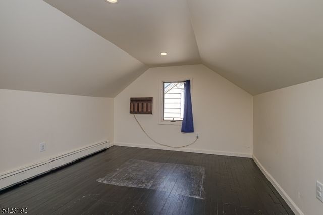 8 Fitzsimmons Ave, Middlesex Boro, NJ 08846