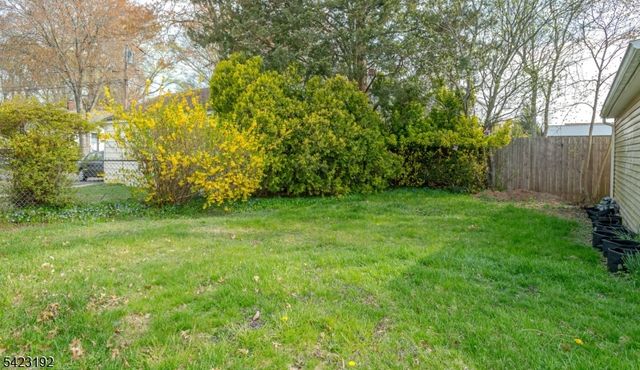 8 Fitzsimmons Ave, Middlesex Boro, NJ 08846