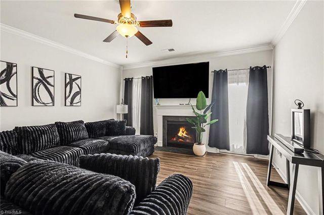 633 Cam Circle, High Point, NC 27265