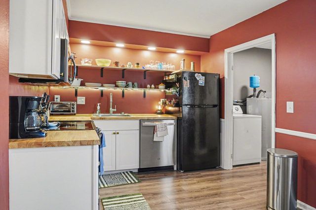 406 Crestview Drive B, Summerville, SC 29485