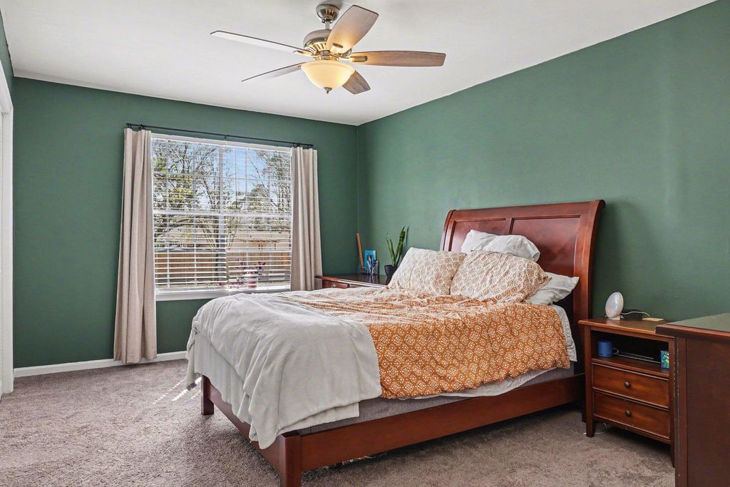 Image 11 of property listing at 406 Crestview Drive B, Summerville, SC 29485