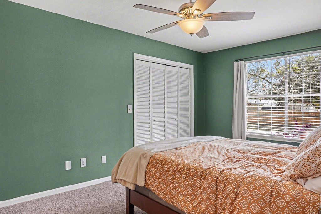 Image 12 of property listing at 406 Crestview Drive B, Summerville, SC 29485