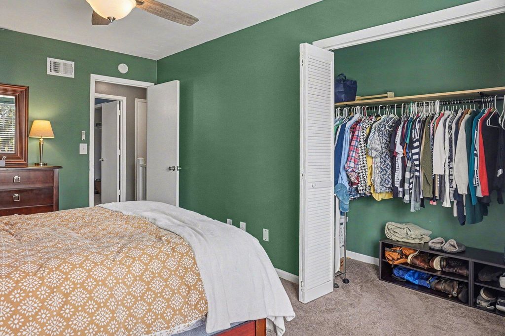 Image 13 of property listing at 406 Crestview Drive B, Summerville, SC 29485