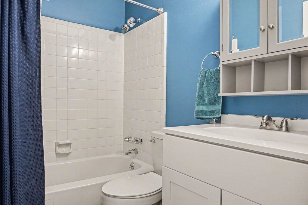 Image 16 of property listing at 406 Crestview Drive B, Summerville, SC 29485