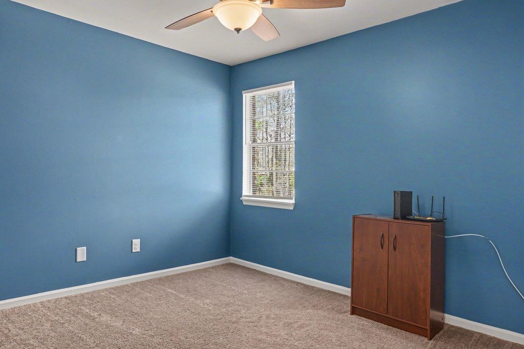 Image 17 of property listing at 406 Crestview Drive B, Summerville, SC 29485