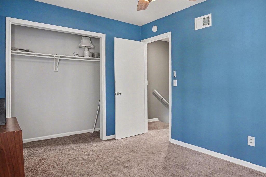 Image 18 of property listing at 406 Crestview Drive B, Summerville, SC 29485