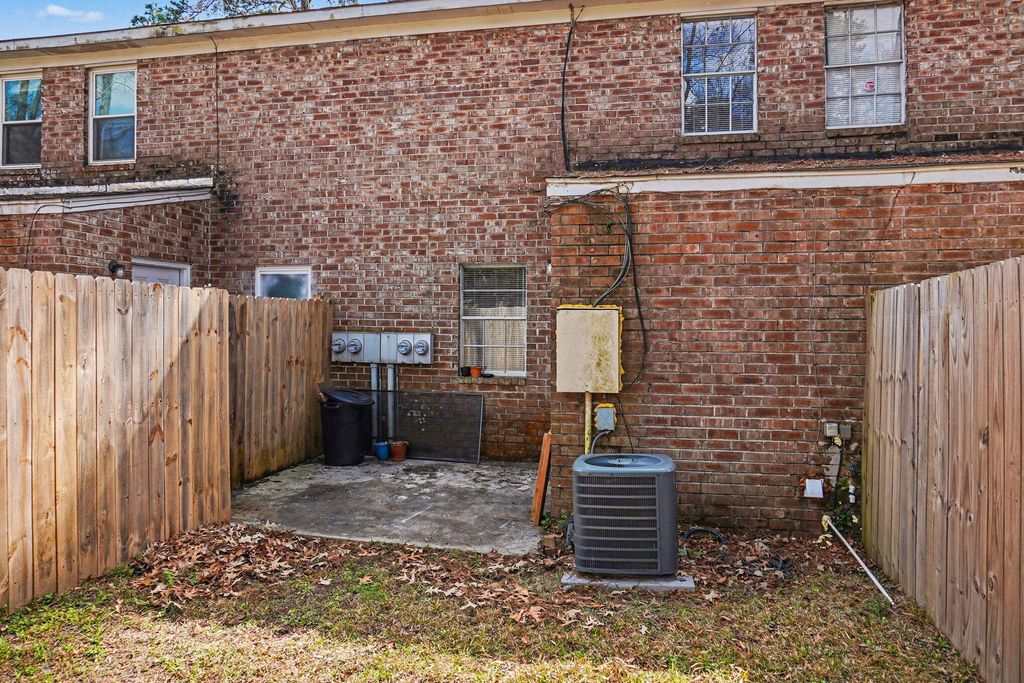 Image 21 of property listing at 406 Crestview Drive B, Summerville, SC 29485