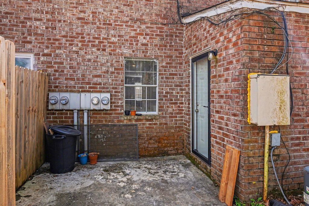 Image 22 of property listing at 406 Crestview Drive B, Summerville, SC 29485