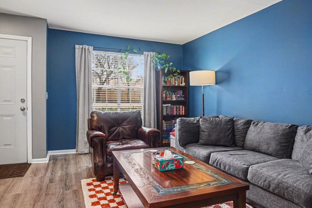 Image 5 of property listing at 406 Crestview Drive B, Summerville, SC 29485