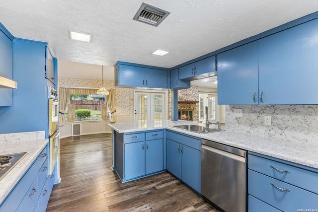 108 W LAUREL LN, San Marcos, TX 78666