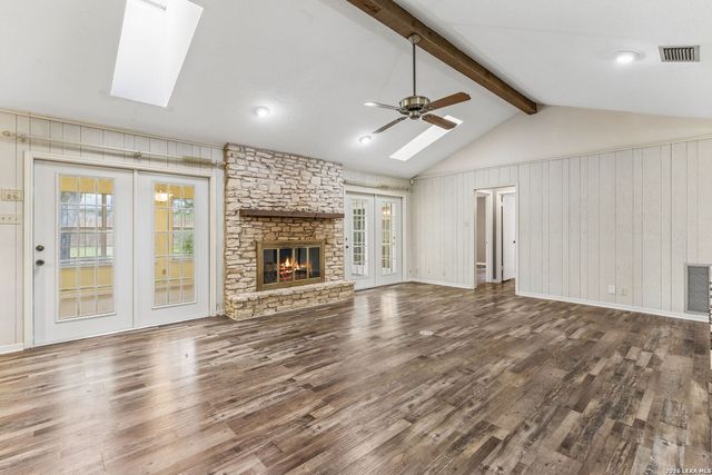 108 W LAUREL LN, San Marcos, TX 78666