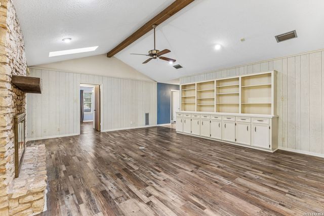108 W LAUREL LN, San Marcos, TX 78666