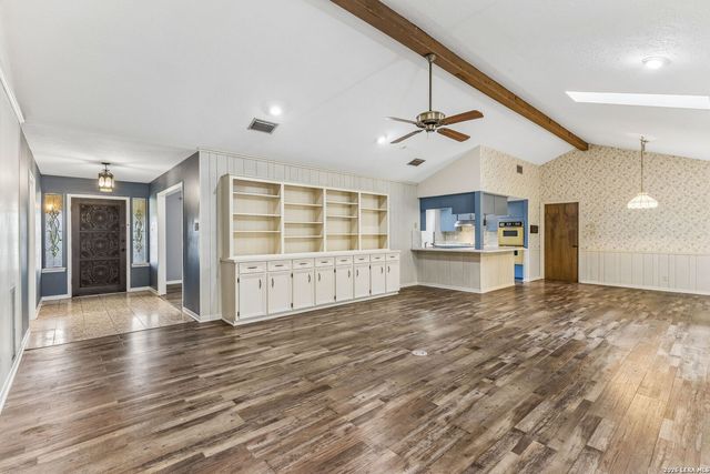 108 W LAUREL LN, San Marcos, TX 78666
