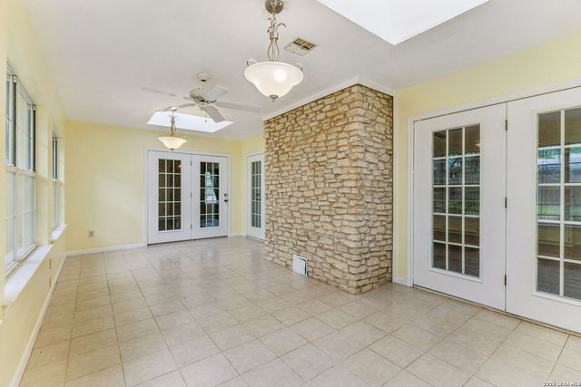 108 W LAUREL LN, San Marcos, TX 78666