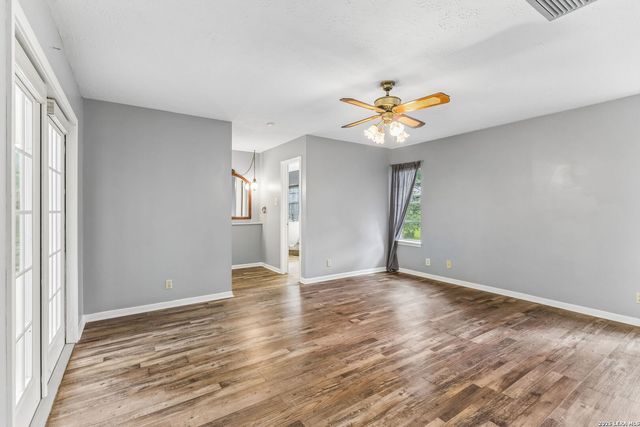 108 W LAUREL LN, San Marcos, TX 78666