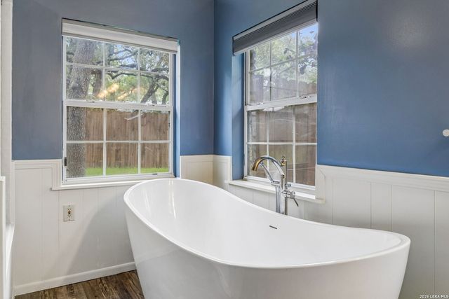 108 W LAUREL LN, San Marcos, TX 78666