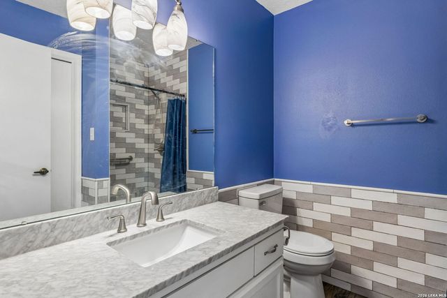 108 W LAUREL LN, San Marcos, TX 78666
