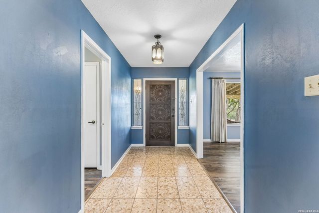108 W LAUREL LN, San Marcos, TX 78666