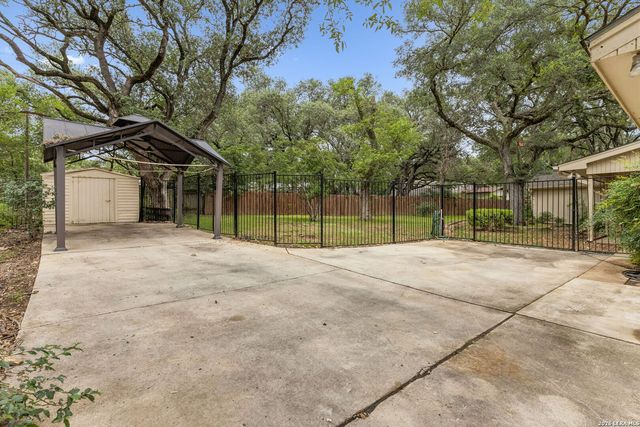 108 W LAUREL LN, San Marcos, TX 78666
