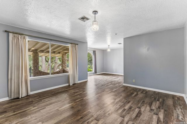 108 W LAUREL LN, San Marcos, TX 78666