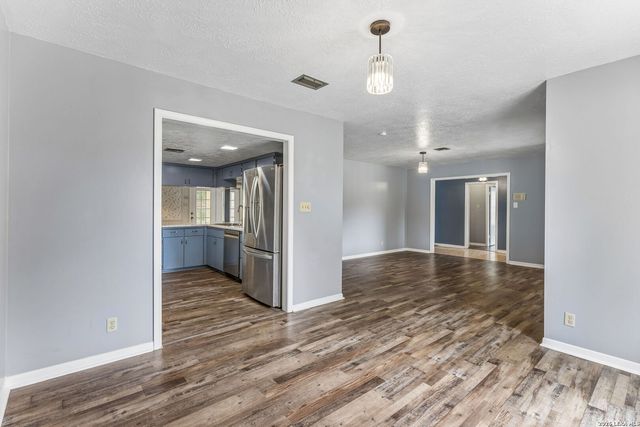 108 W LAUREL LN, San Marcos, TX 78666