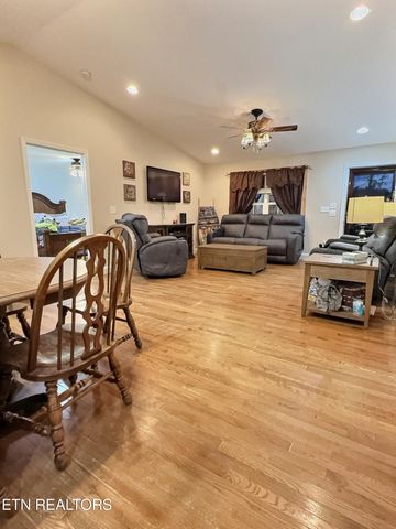 159 Carroll Hollow Rd, Clinton, TN 37716