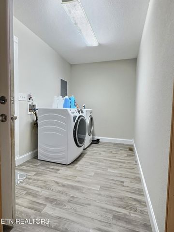 159 Carroll Hollow Rd, Clinton, TN 37716