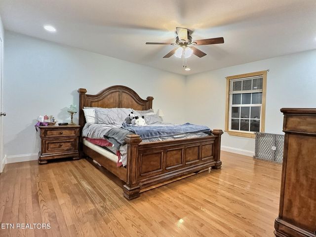 159 Carroll Hollow Rd, Clinton, TN 37716